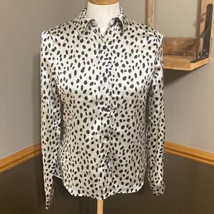 Sincerely Jules tan & black animal print long sleeve button down blouse size M